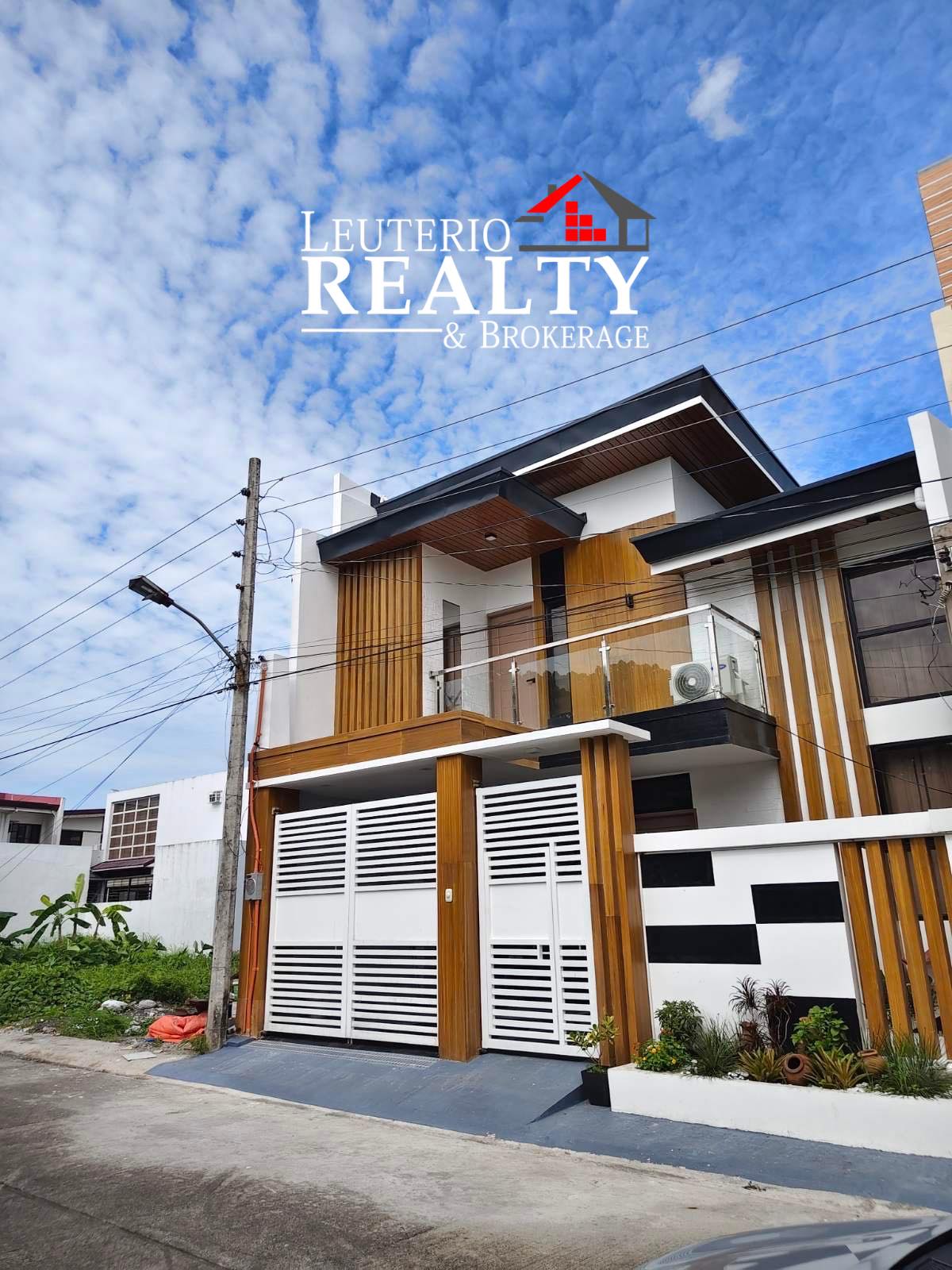 Parkview Executive Townhomes in Bicol — real estate listing image 1